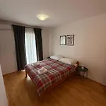 Aurora Apartment *